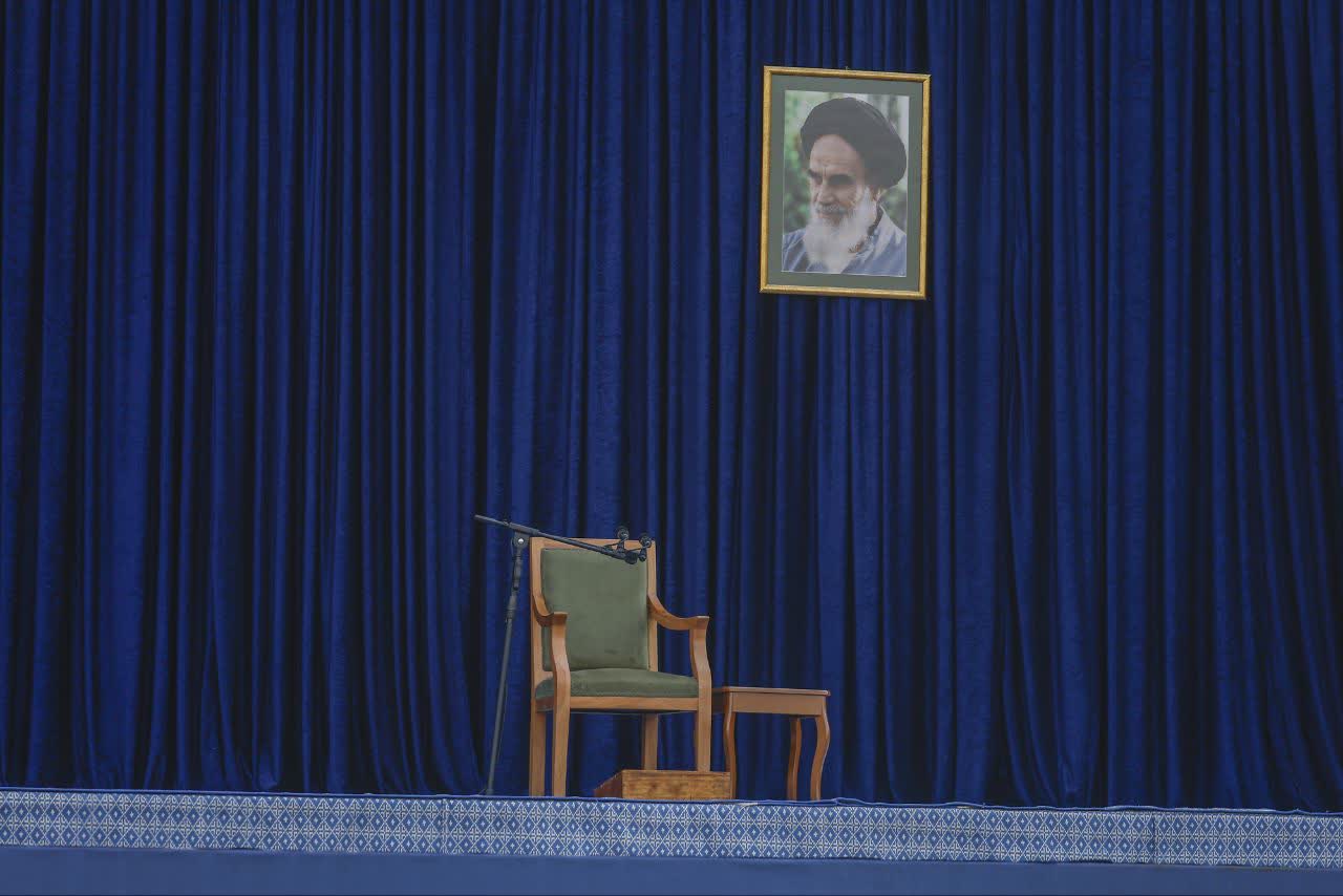 لحظات پایانی و سوزناک وداع عاشقان رهبر شهید انقلاب در مصلای امام خمینی