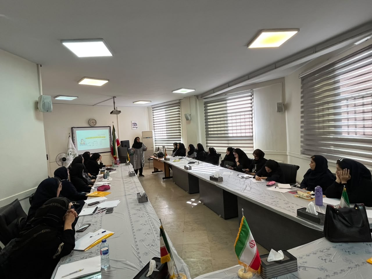 برگزاری کارگاه «هنر زبانی برای تدریس» در دومین روز دوره توانمندسازی سرمایه‌های انسانی آگاه