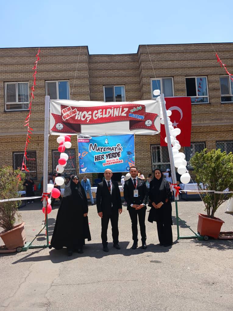 بازدید از نمایشگاه دست‌سازه‌های علمی دانش آموزان مدرسه ترکیه